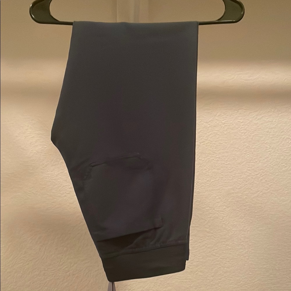 Figs Women’s Livingstons scrub pants
Dark Harbor color 
Size XSP